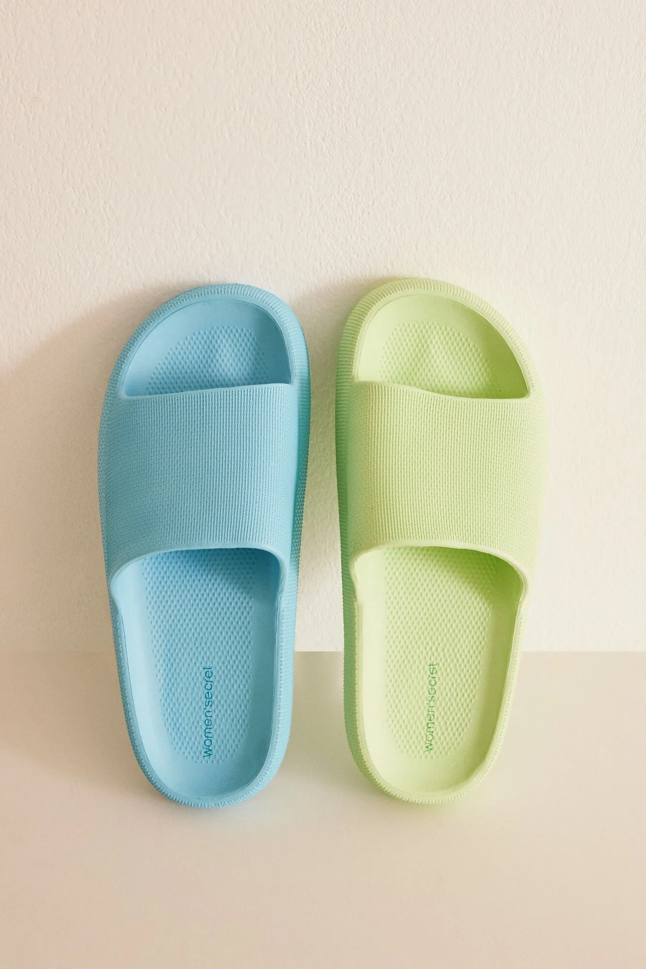 Blue EVA rubber flip flops