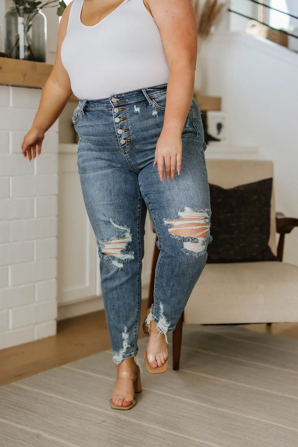 Judy Blue Mid Rise Button Fly Boyfriend Jeans