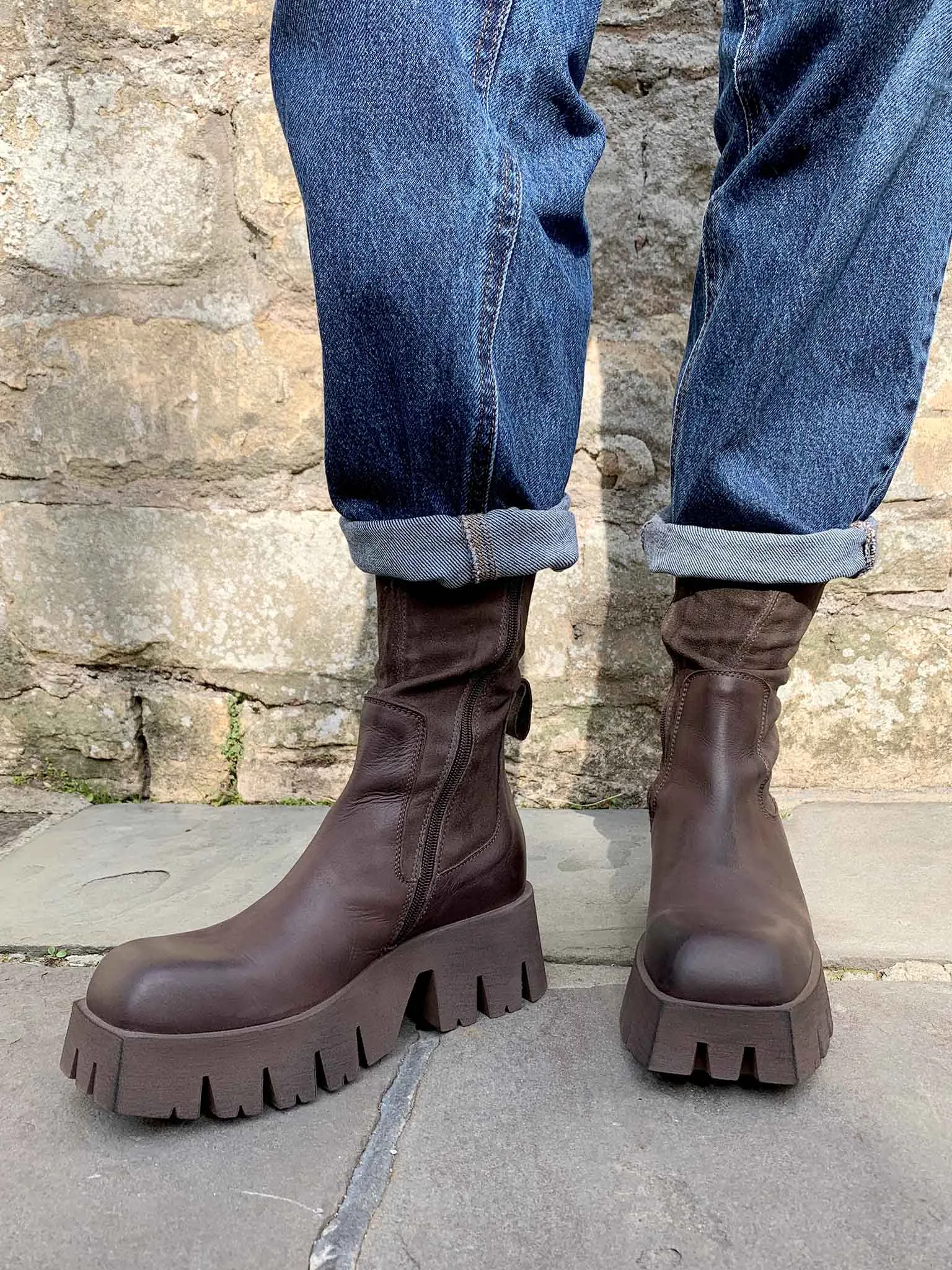 Lofina Chunky Chocolate Stretch Boots
