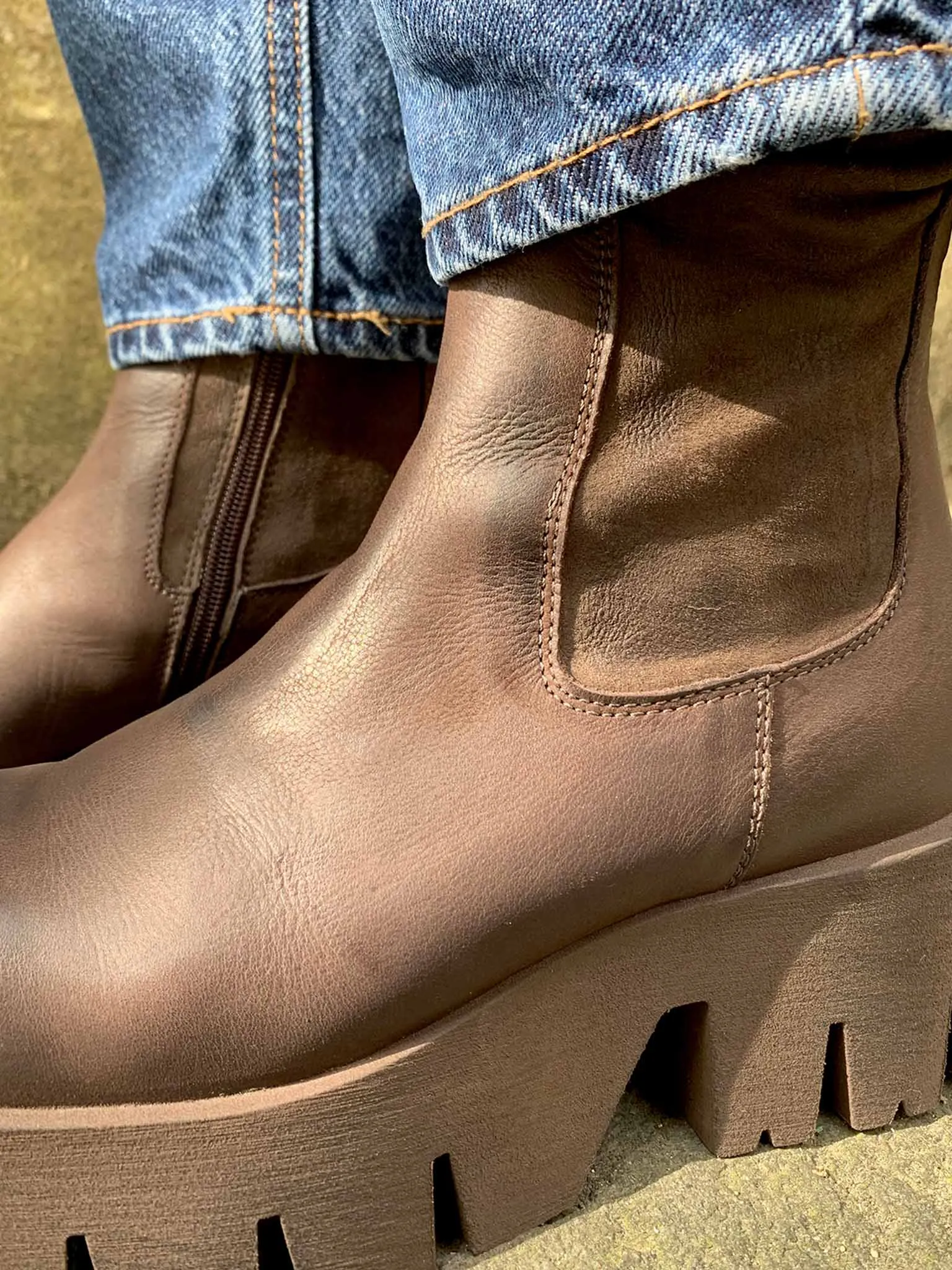 Lofina Chunky Chocolate Stretch Boots
