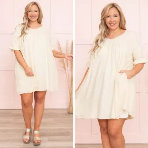 Model Look Dress, Light Cream
