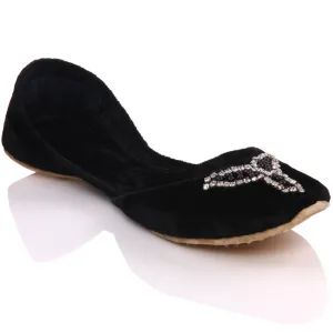 Womens ‘Nisha’ Embellished Leather Indian Khussa Pumps